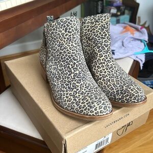 Lucky brand women’s 6.5 Basel sesame Persian leopard boots booties